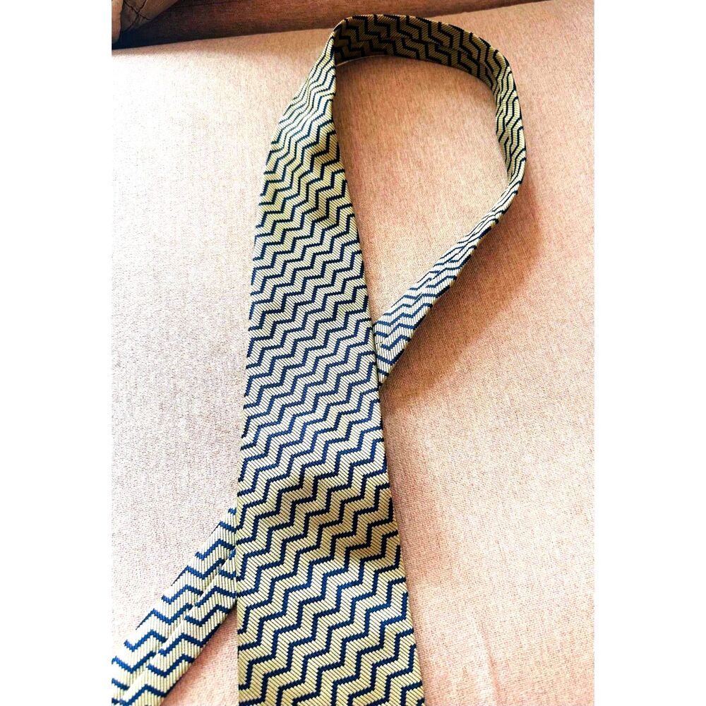 Andre Francois Paris Geometric Chevron Tailored Zig Zag Pattern Necktie.